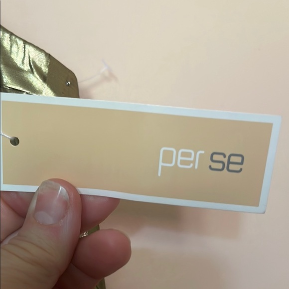 Elegant Gold Sleeveless Dress - Picture 2 of 6